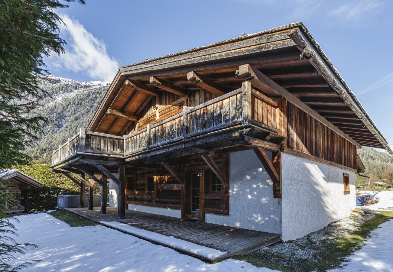 Chalet à Chamonix-Mont-Blanc - Chalet Hermine 5*, avec Jacuzzi et Sauna, Les Chosalets