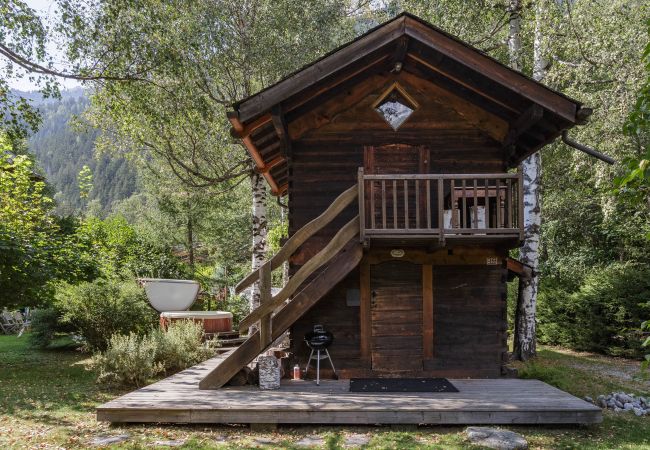 Cabane à Chamonix-Mont-Blanc - Mazot Les Tines, avec jacuzzi Cabane à Chamonix-Mont-Blanc - Mazot Les Tines, avec jacuzzi