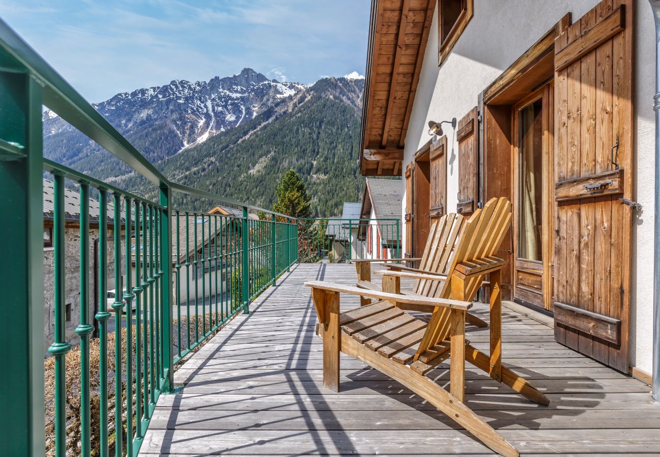 Vue sur les montagnes de Chamonix depuis le balcon de Chez Florence