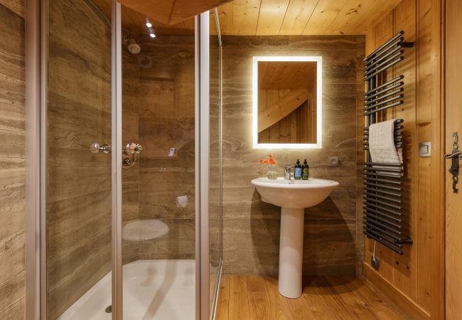 Chalet à Chamonix-Mont-Blanc - Chalet Scierie - luxe avec jacuzzi Chalet à Chamonix-Mont-Blanc - Chalet Scierie - luxe avec jacuzzi