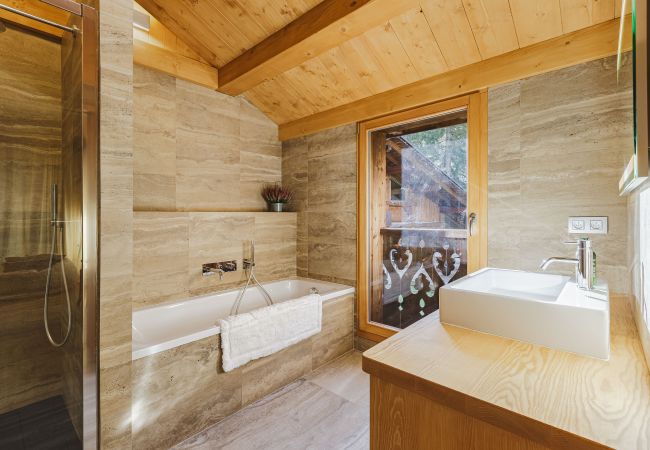 Chalet à Chamonix-Mont-Blanc - Chalet Scierie - luxe avec jacuzzi Chalet à Chamonix-Mont-Blanc - Chalet Scierie - luxe avec jacuzzi