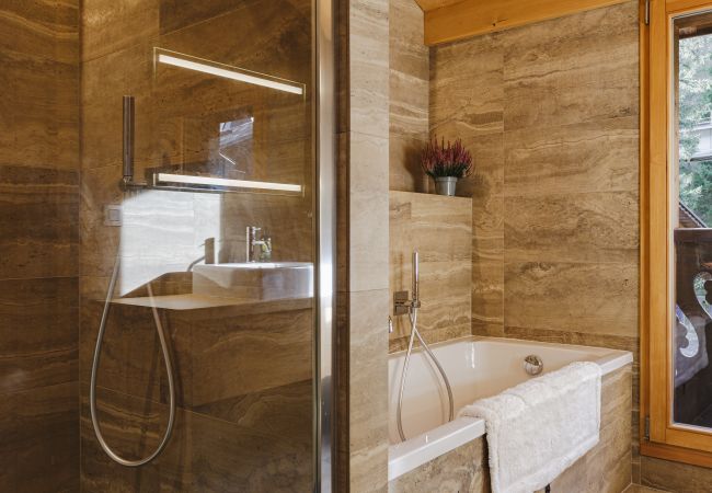 Chalet à Chamonix-Mont-Blanc - Chalet Scierie - luxe avec jacuzzi Chalet à Chamonix-Mont-Blanc - Chalet Scierie - luxe avec jacuzzi