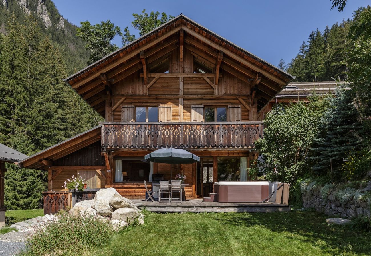 Chalet à Chamonix-Mont-Blanc - Chalet Scierie - luxe avec jacuzzi