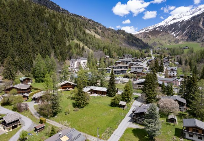 Chalet à Chamonix-Mont-Blanc - Chalet Guapa, escapade a la montagne, avec jacuzzi Chalet à Chamonix-Mont-Blanc - Chalet Guapa, escapade a la montagne, avec jacuzzi