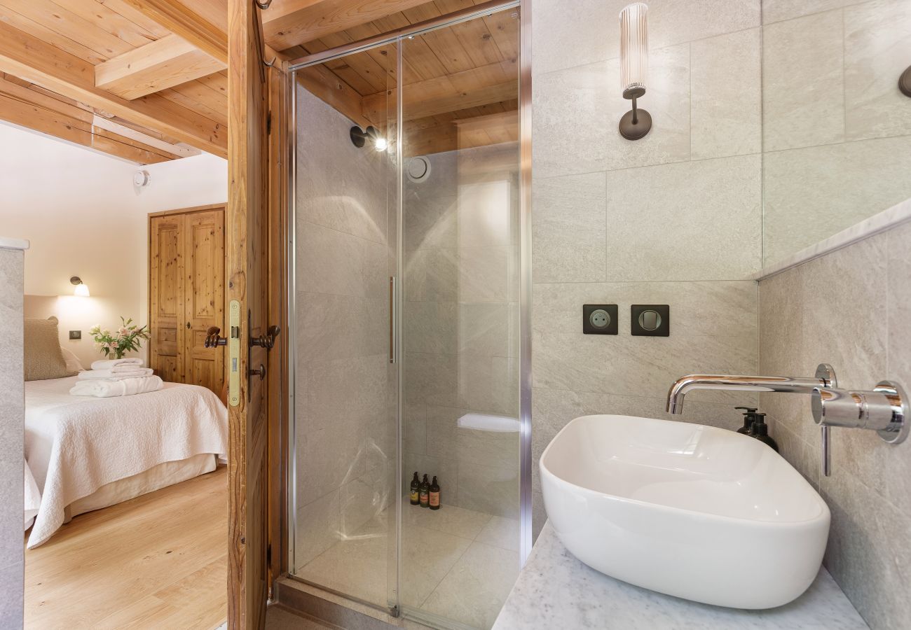 Chalet in Chamonix-Mont-Blanc - Magnificent Chalet Valhalla 5*, central Chamonix