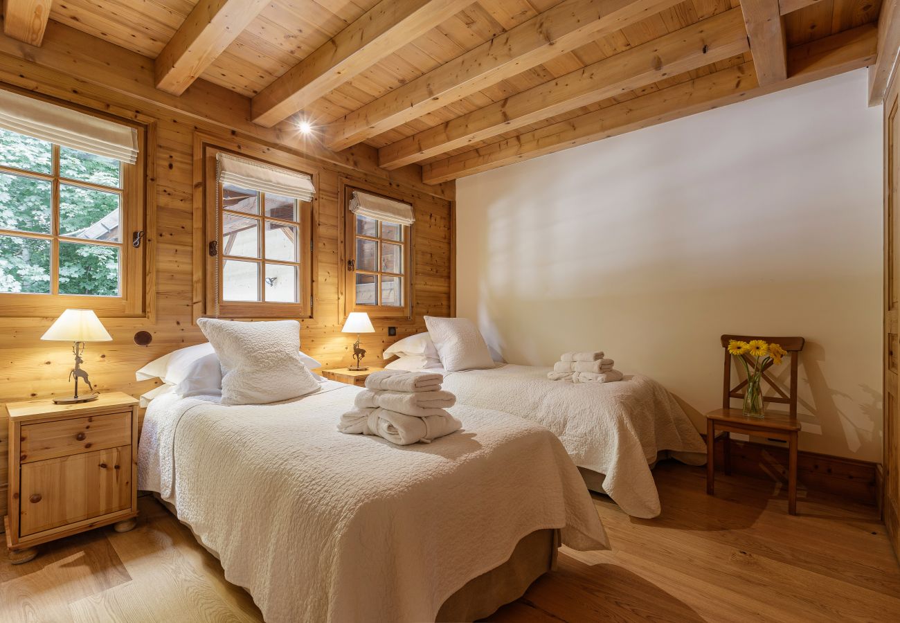 Chalet in Chamonix-Mont-Blanc - Magnificent Chalet Valhalla 5*, central Chamonix