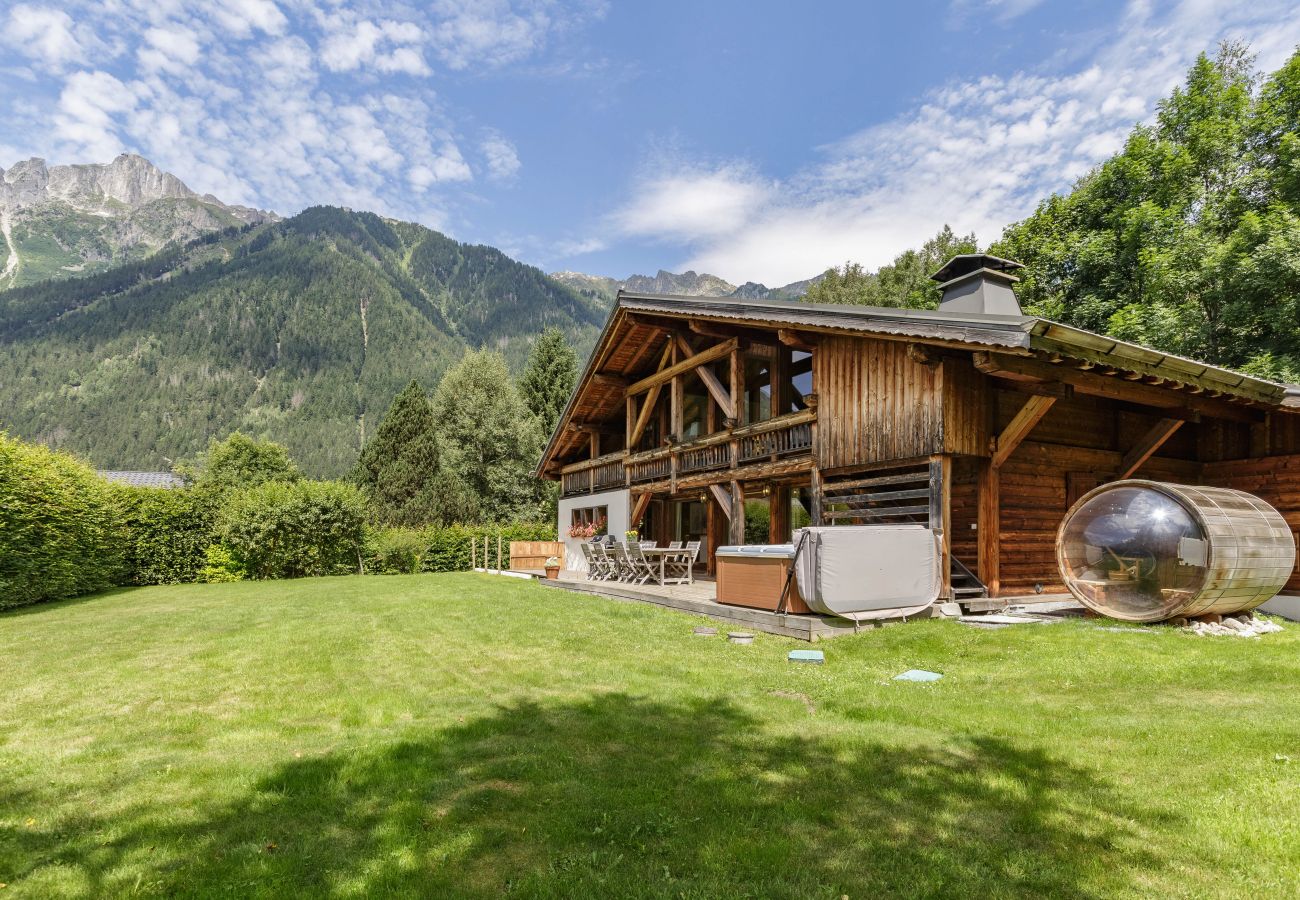 Chalet in Chamonix-Mont-Blanc - Magnificent Chalet Valhalla 5*, central Chamonix