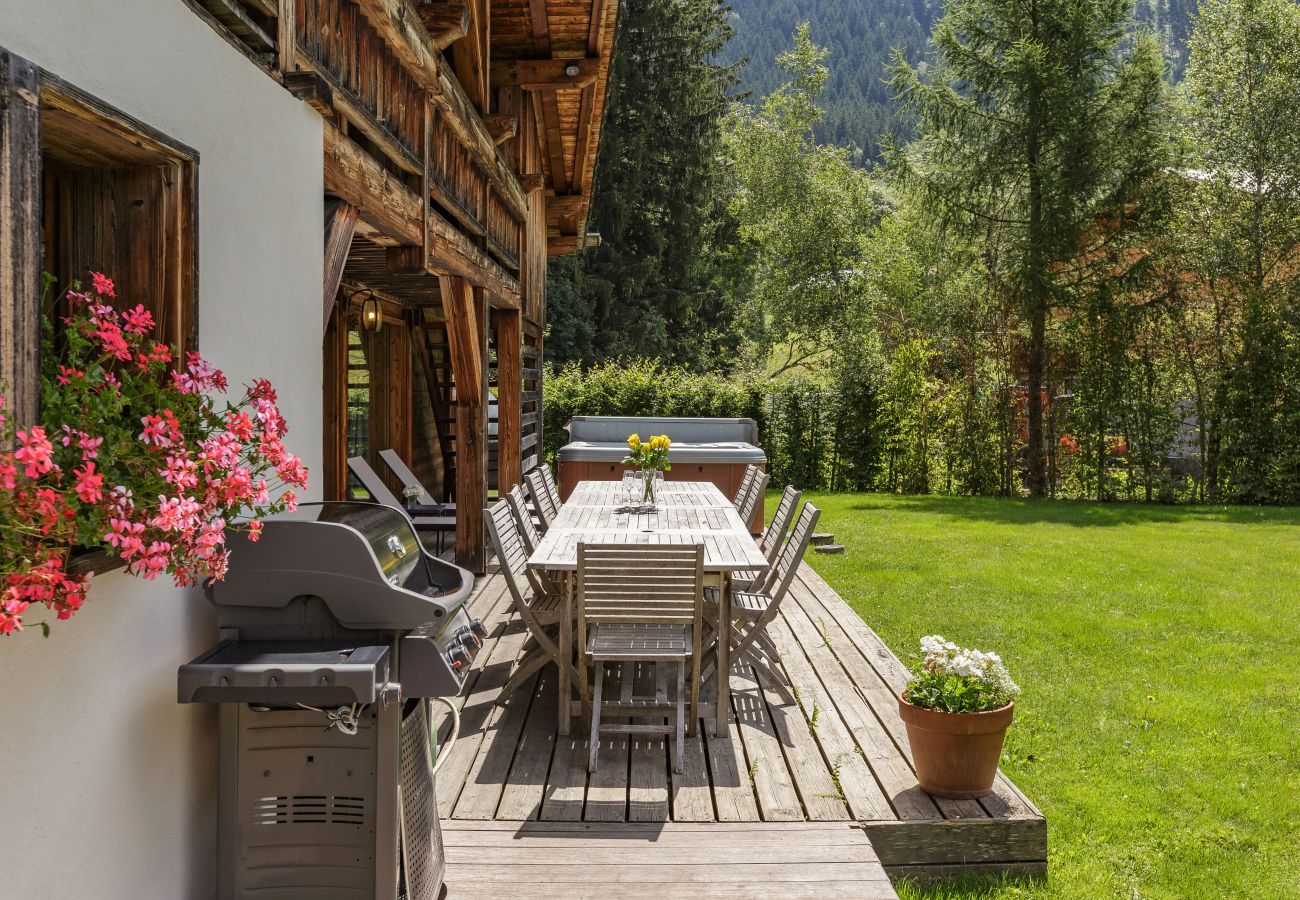 Chalet in Chamonix-Mont-Blanc - Magnificent Chalet Valhalla 5*, central Chamonix