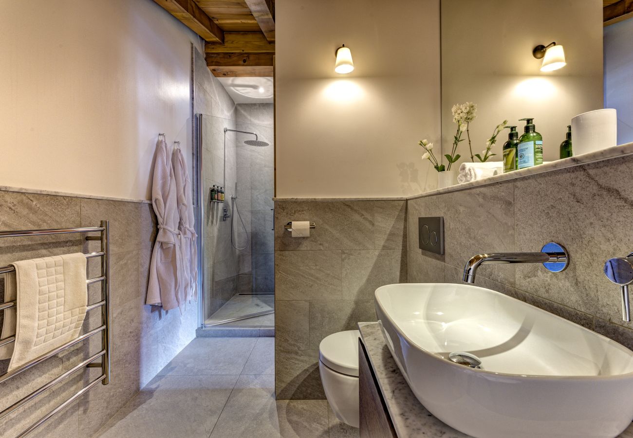 Chalet in Chamonix-Mont-Blanc - Magnificent Chalet Valhalla 5*, central Chamonix