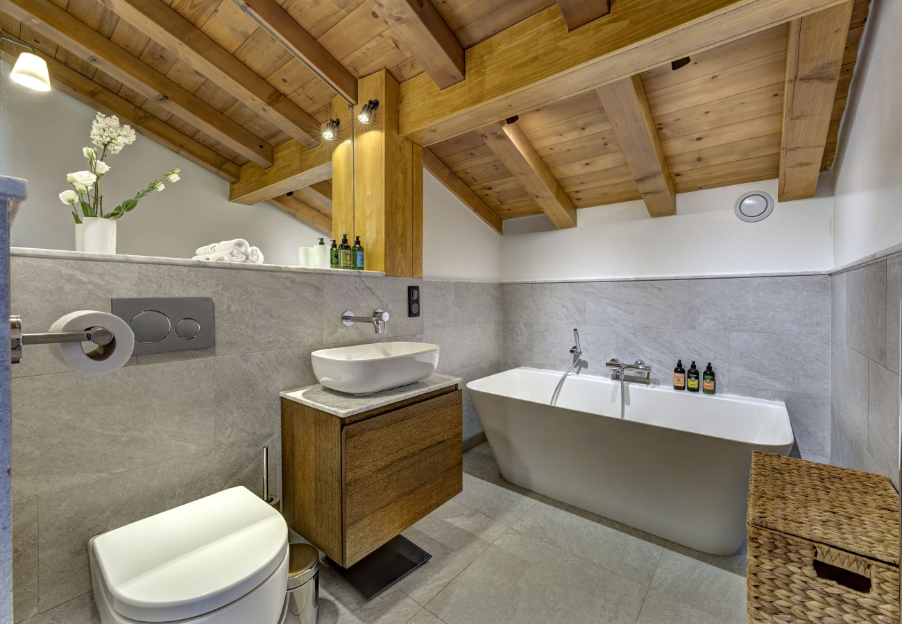 Chalet in Chamonix-Mont-Blanc - Magnificent Chalet Valhalla 5*, central Chamonix