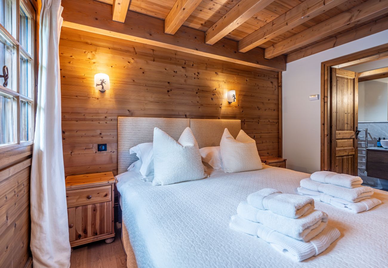 Chalet in Chamonix-Mont-Blanc - Magnificent Chalet Valhalla 5*, central Chamonix