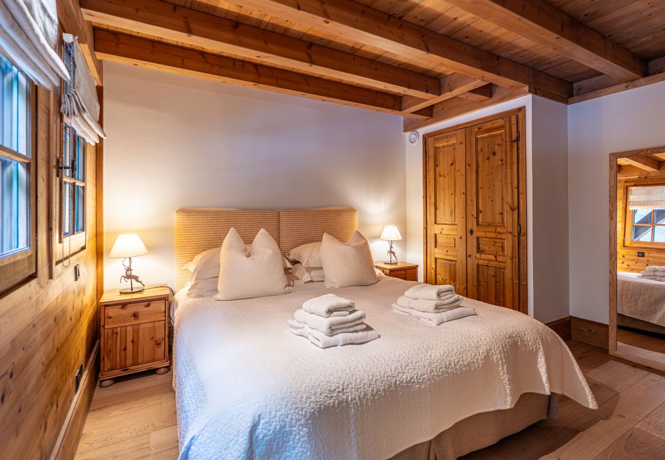 Chalet in Chamonix-Mont-Blanc - Magnificent Chalet Valhalla 5*, central Chamonix