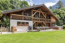 Chalet in Chamonix-Mont-Blanc - Magnificent Chalet Valhalla 5*, central...