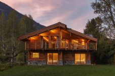 Chalet in Chamonix-Mont-Blanc - Chalet Blaitière Contemporary Luxury
