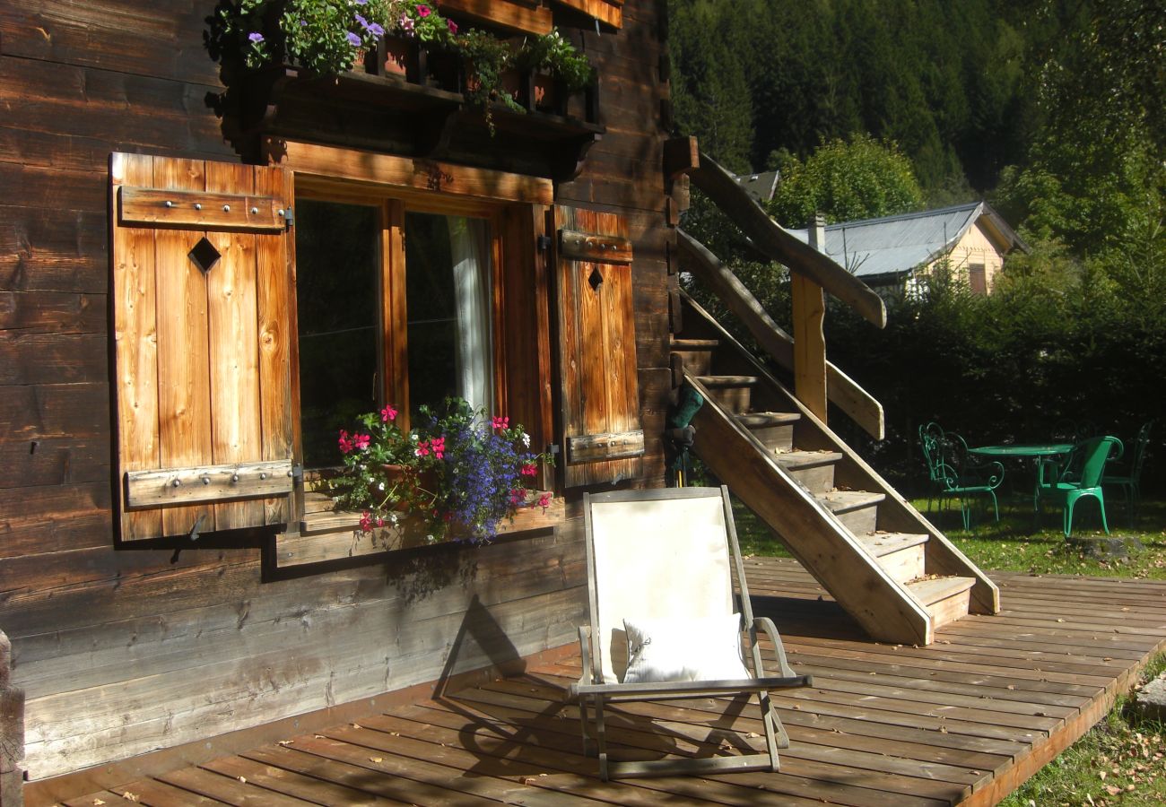Cabin in Chamonix-Mont-Blanc - Mazot Les Tines, with hot tub