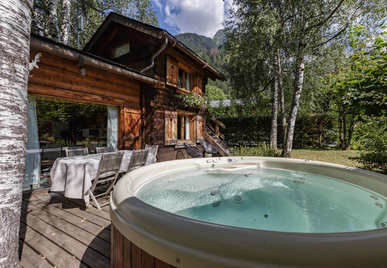 Cabin in Chamonix-Mont-Blanc - Mazot Les Tines, with hot tub