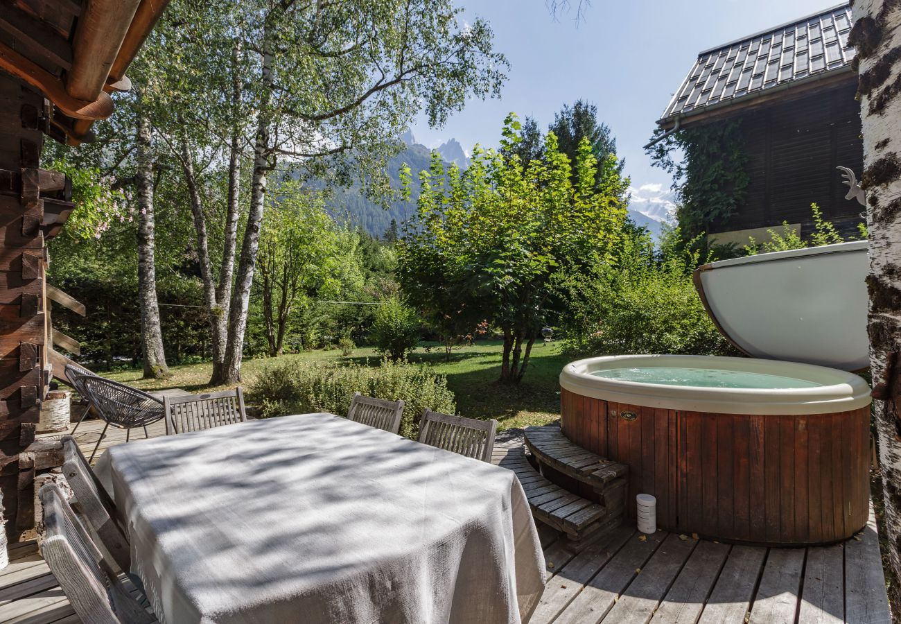 Cabin in Chamonix-Mont-Blanc - Mazot Les Tines, with hot tub