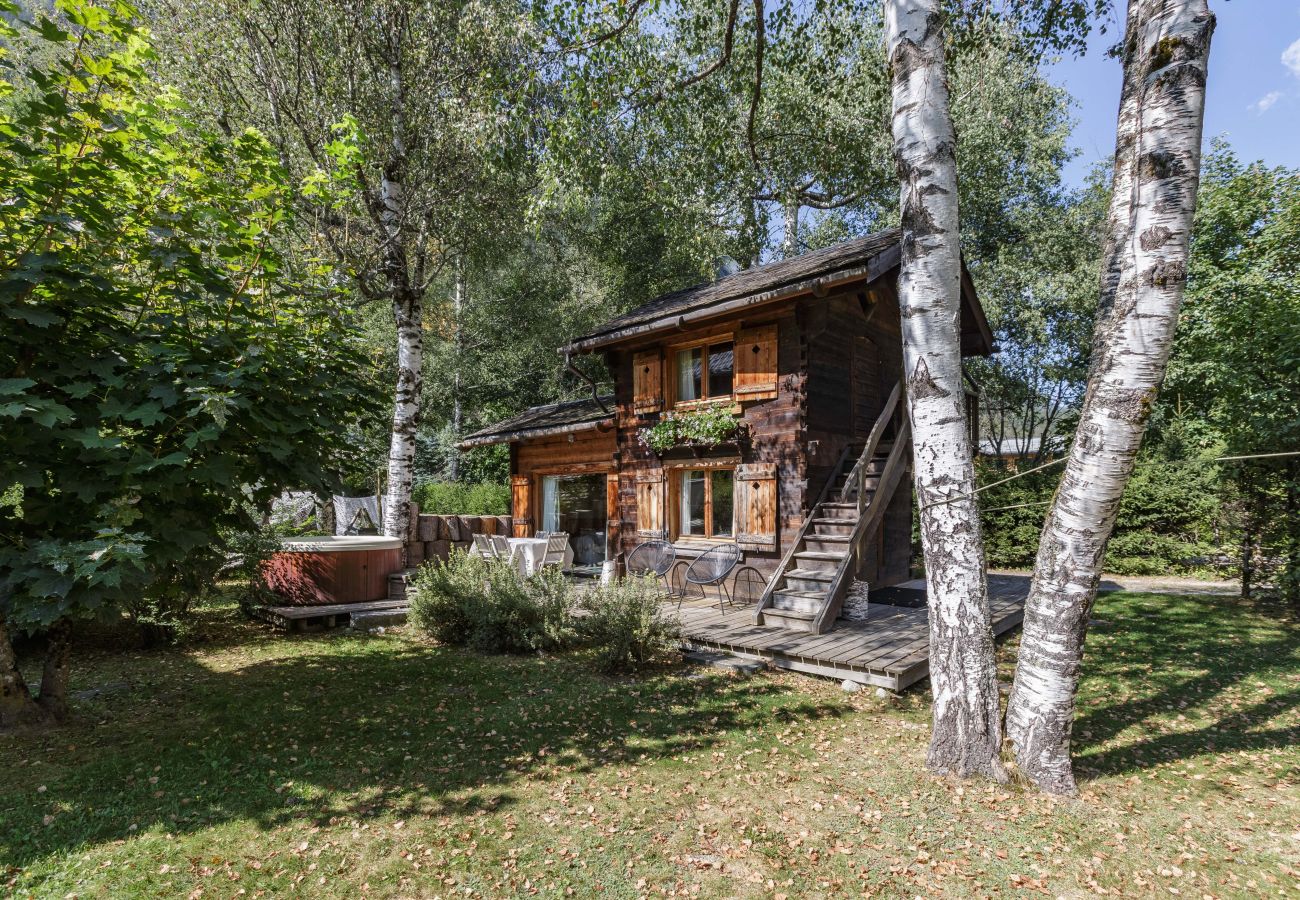 Cabin in Chamonix-Mont-Blanc - Mazot Les Tines, with hot tub