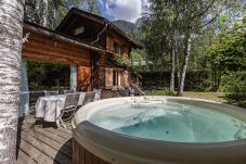 Cabin in Chamonix-Mont-Blanc - Mazot Les Tines, with hot tub