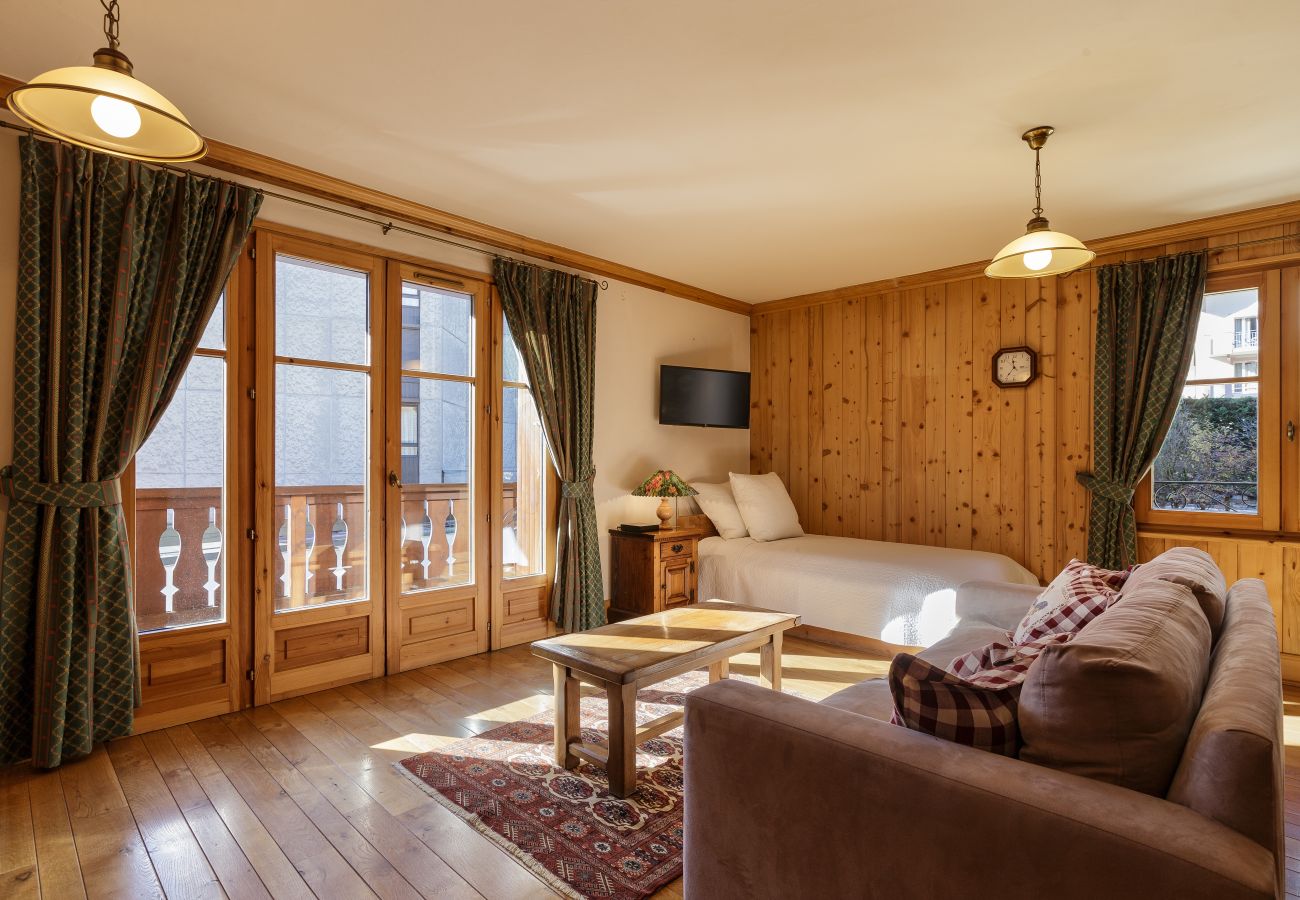 Apartment in Chamonix-Mont-Blanc - Val d'Arve 5 Spacious, Central Apartment with parking