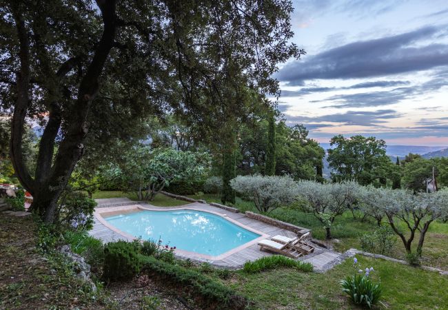Villa in Suzette - Pool, Villa La Colline, beautiful view of Mt Ventoux Villa in Suzette - Pool, Villa La Colline, beautiful view of Mt Ventoux