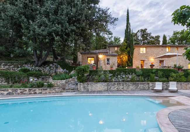 Villa in Suzette - Pool, Villa La Colline, beautiful view of Mt Ventoux Villa in Suzette - Pool, Villa La Colline, beautiful view of Mt Ventoux