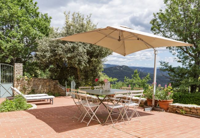 Villa in Suzette - Pool, Villa La Colline, beautiful view of Mt Ventoux Villa in Suzette - Pool, Villa La Colline, beautiful view of Mt Ventoux