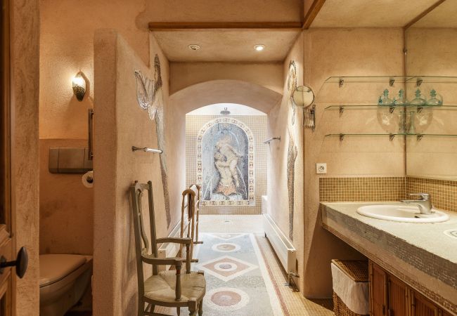 Villa in Suzette - Maison Saint Amant with pool, tennis & magnificent views of Mt Ventoux Villa in Suzette - Maison Saint Amant with pool, tennis & magnificent views of Mt Ventoux