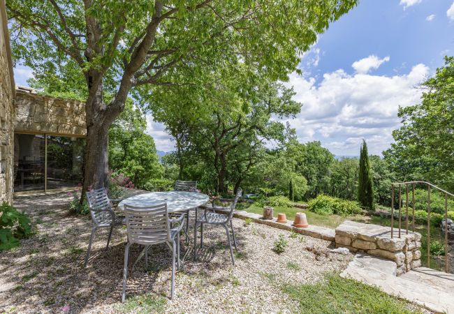 Villa in Suzette - Maison Saint Amant with pool, tennis & magnificent views of Mt Ventoux Villa in Suzette - Maison Saint Amant with pool, tennis & magnificent views of Mt Ventoux