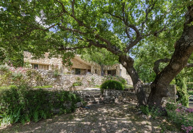 Villa in Suzette - Maison Saint Amant with pool, tennis & magnificent views of Mt Ventoux Villa in Suzette - Maison Saint Amant with pool, tennis & magnificent views of Mt Ventoux