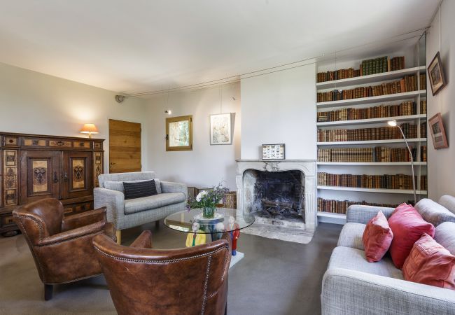 Villa in Suzette - Maison Saint Amant with pool, tennis & magnificent views of Mt Ventoux Villa in Suzette - Maison Saint Amant with pool, tennis & magnificent views of Mt Ventoux
