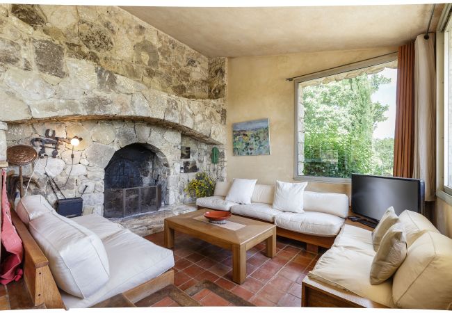 Villa in Suzette - Maison Saint Amant with pool, tennis & magnificent views of Mt Ventoux Villa in Suzette - Maison Saint Amant with pool, tennis & magnificent views of Mt Ventoux