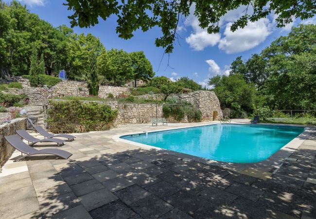 Villa in Suzette - Maison Saint Amant with pool, tennis & magnificent views of Mt Ventoux Villa in Suzette - Maison Saint Amant with pool, tennis & magnificent views of Mt Ventoux