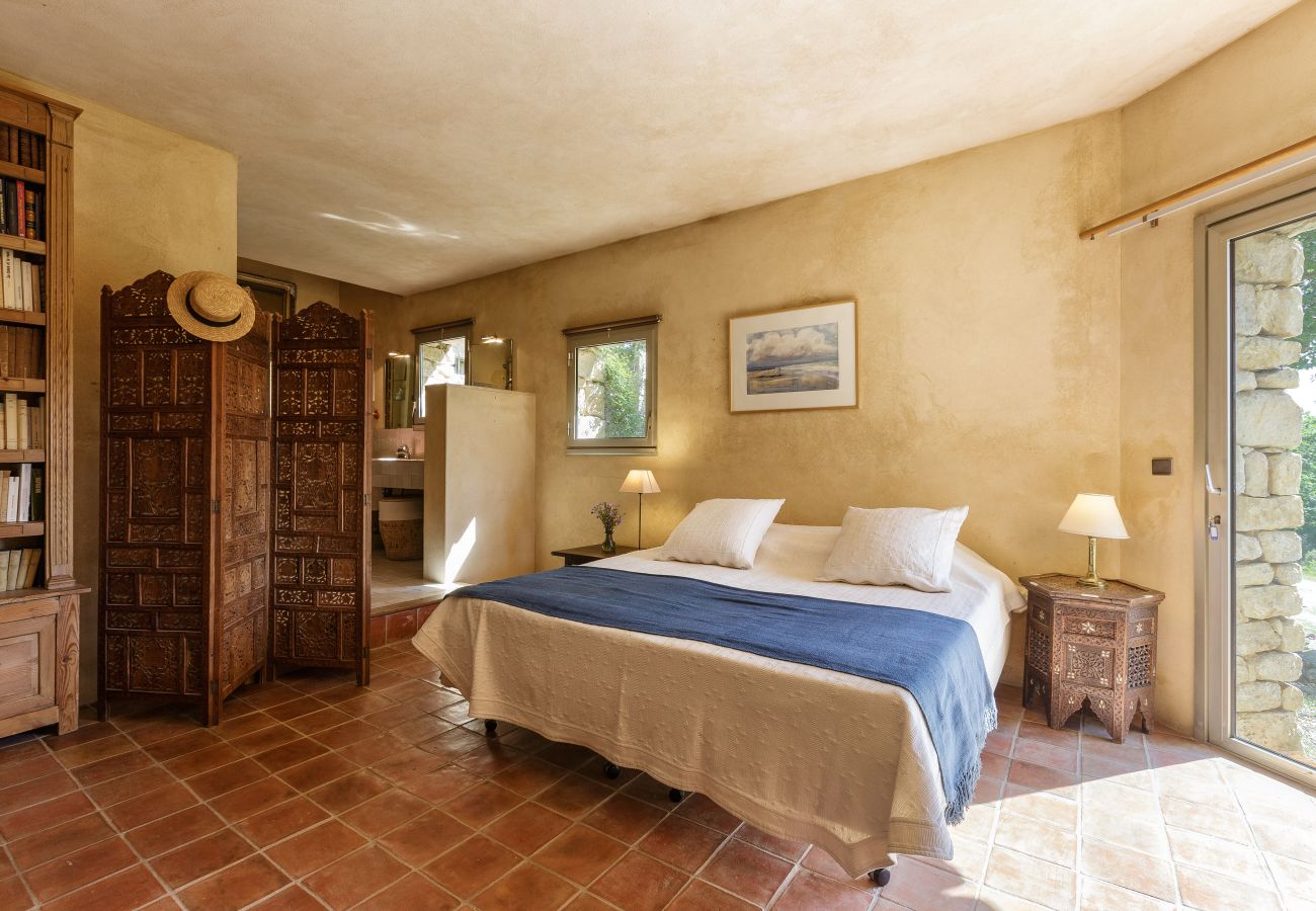 Villa in Suzette - Maison Saint Amant, pool, magnificent views, award winning vineyard 