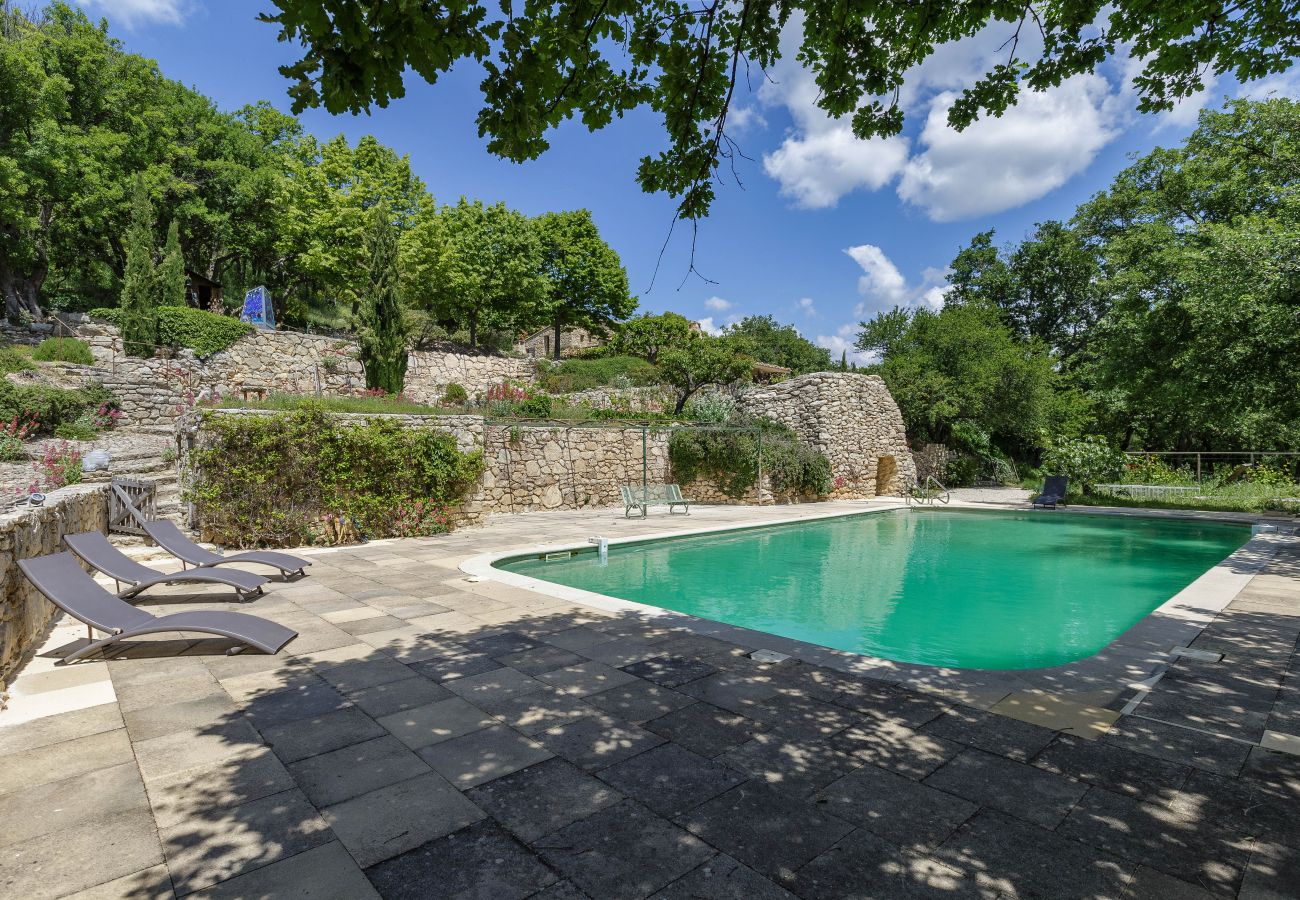 Villa in Suzette - Maison Saint Amant, pool, magnificent views, award winning vineyard 