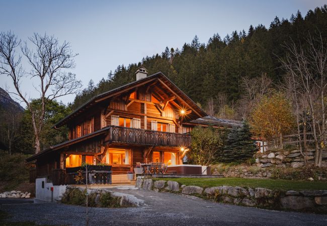 Villa in Chamonix-Mont-Blanc - Chalet Scierie - luxury chalet with hot tub