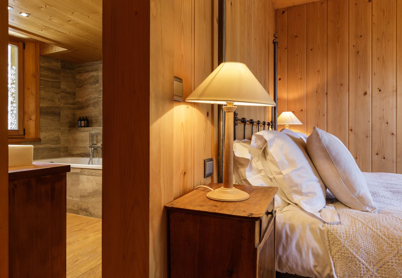 Chalet in Chamonix-Mont-Blanc - Chalet Scierie - luxury chalet with hot tub