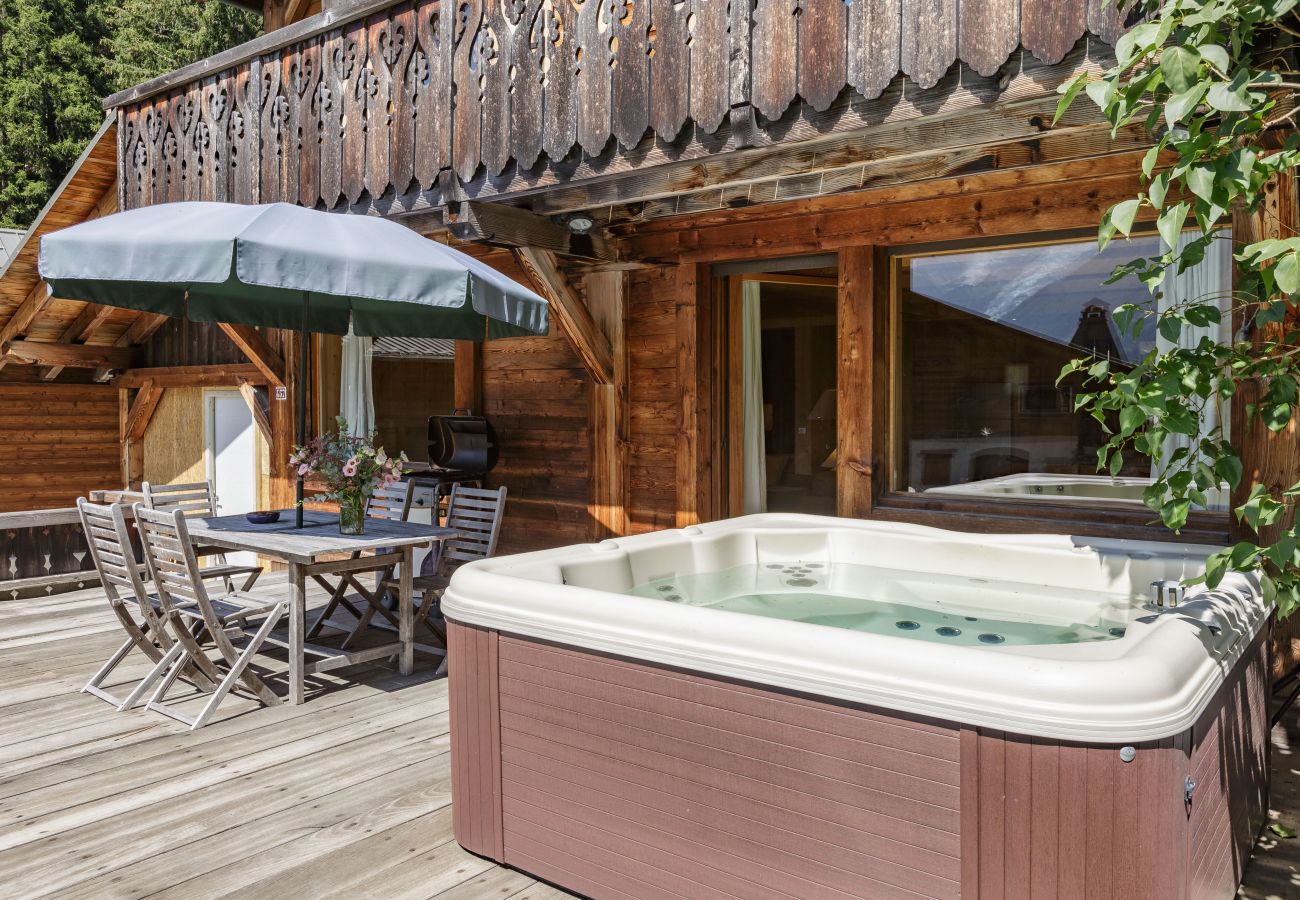 Chalet in Chamonix-Mont-Blanc - Chalet Scierie - luxury chalet with hot tub