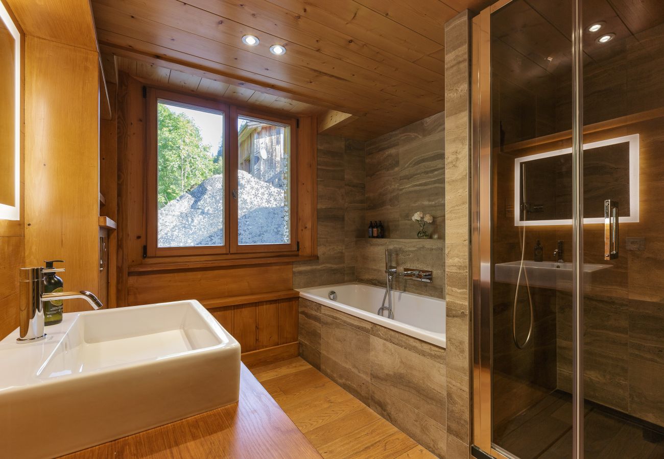 Chalet in Chamonix-Mont-Blanc - Chalet Scierie - luxury chalet with hot tub