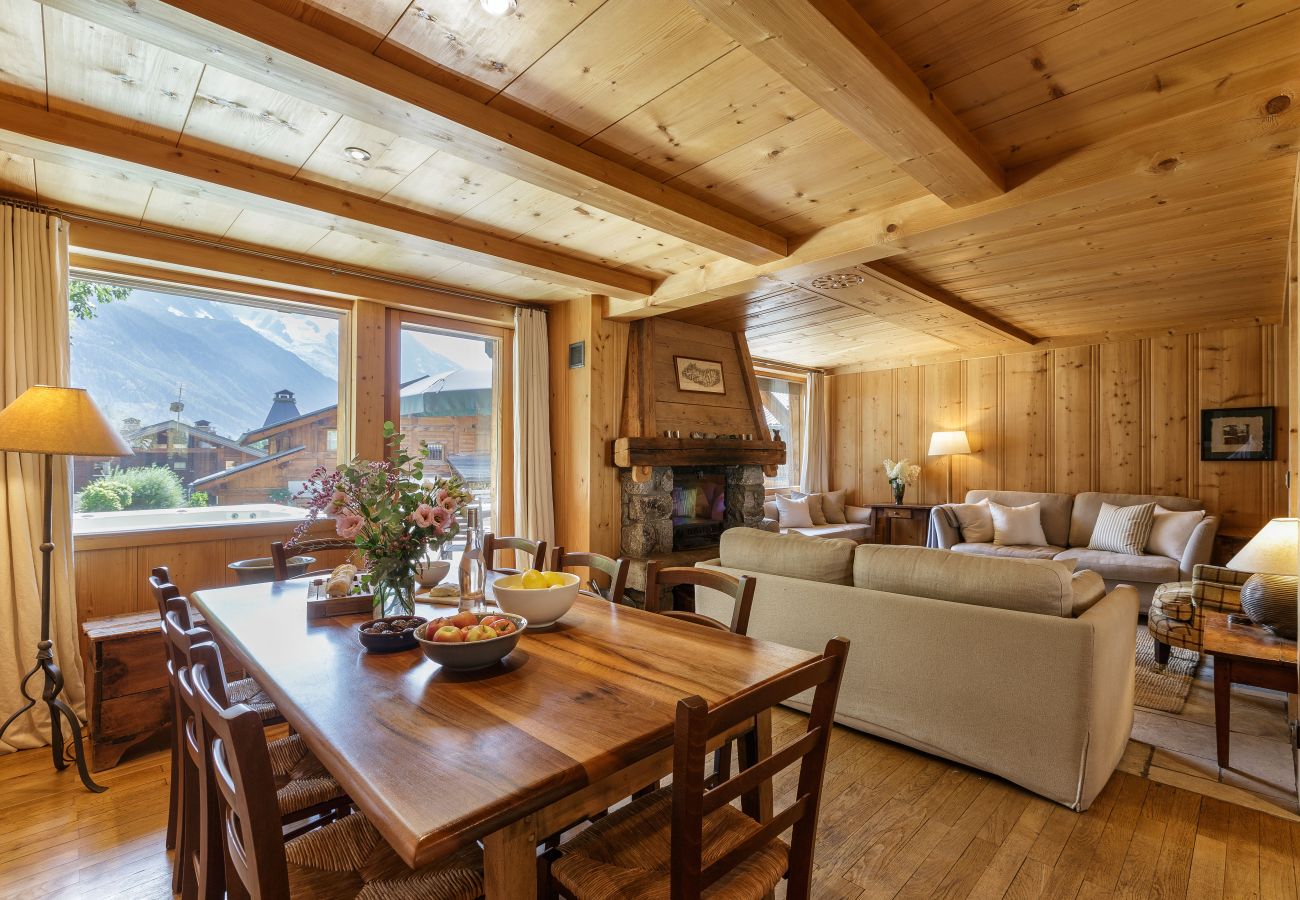 Chalet in Chamonix-Mont-Blanc - Chalet Scierie - luxury chalet with hot tub