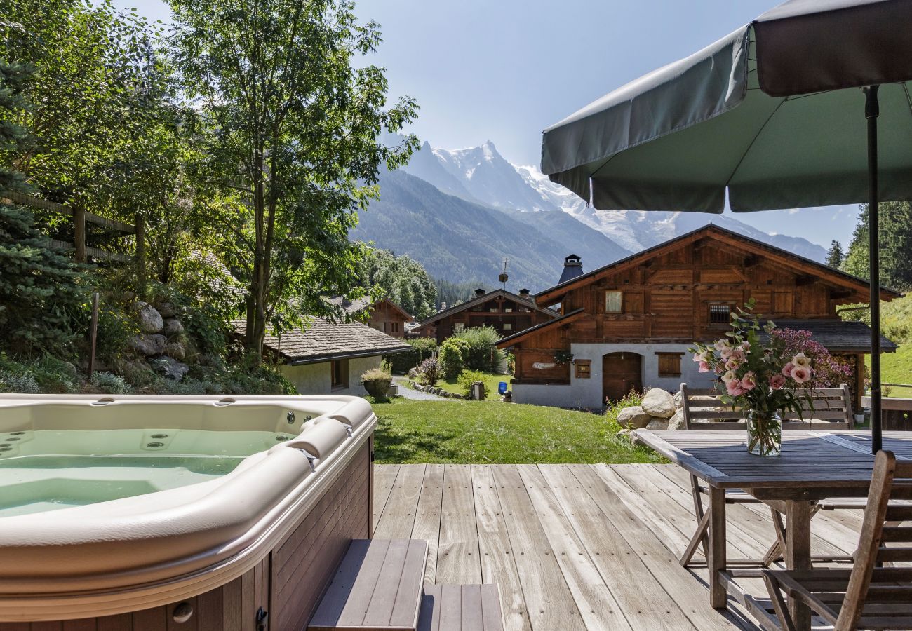 Chalet in Chamonix-Mont-Blanc - Chalet Scierie - luxury chalet with hot tub