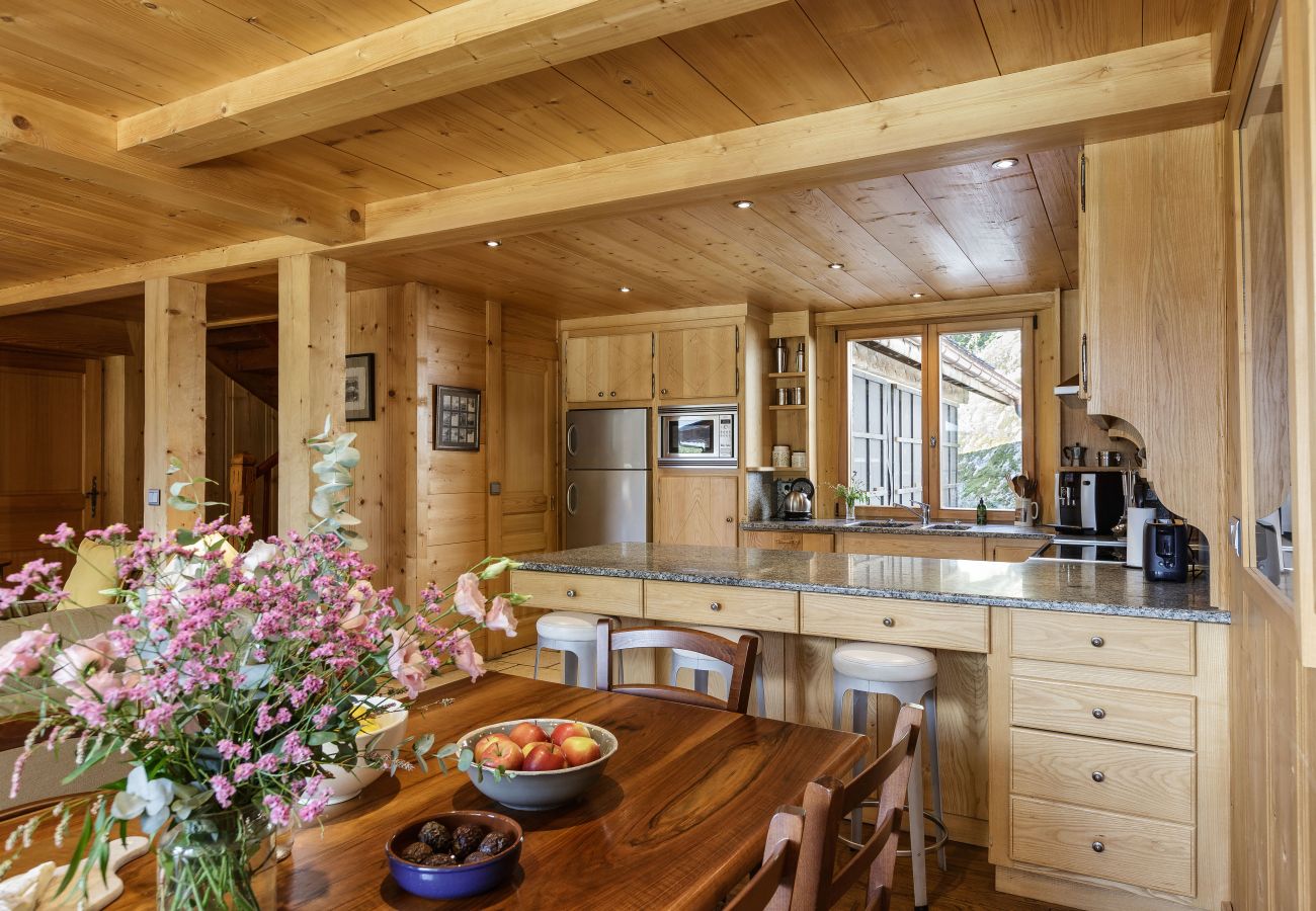 Chalet in Chamonix-Mont-Blanc - Chalet Scierie - luxury chalet with hot tub