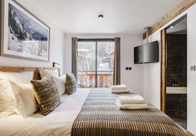 Chalet in Chamonix-Mont-Blanc - Chalet Black Squirrel luxury retreat with hot tub, sauna Chalet in Chamonix-Mont-Blanc - Chalet Black Squirrel luxury retreat with hot tub, sauna