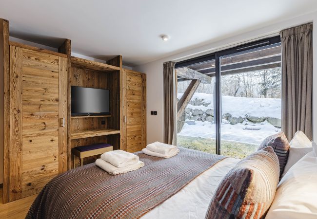 Chalet in Chamonix-Mont-Blanc - Chalet Black Squirrel luxury retreat with hot tub, sauna Chalet in Chamonix-Mont-Blanc - Chalet Black Squirrel luxury retreat with hot tub, sauna