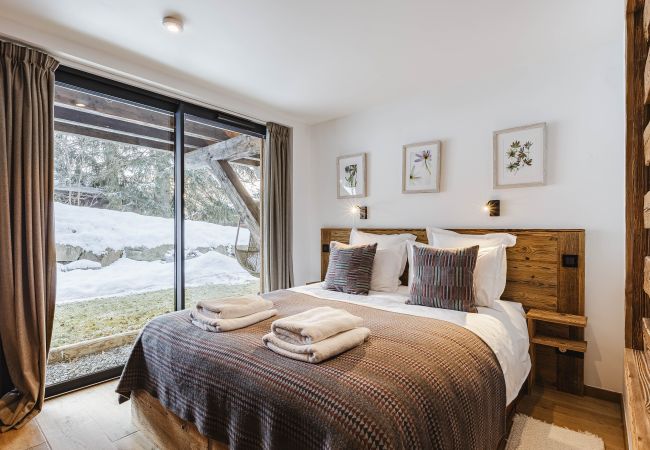 Chalet in Chamonix-Mont-Blanc - Chalet Black Squirrel luxury retreat with hot tub, sauna Chalet in Chamonix-Mont-Blanc - Chalet Black Squirrel luxury retreat with hot tub, sauna
