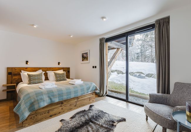 Chalet in Chamonix-Mont-Blanc - Chalet Black Squirrel luxury retreat with hot tub, sauna Chalet in Chamonix-Mont-Blanc - Chalet Black Squirrel luxury retreat with hot tub, sauna