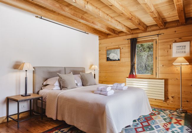 Chalet in Chamonix-Mont-Blanc - Chalet Guapa, mountain escape with hot tub Chalet in Chamonix-Mont-Blanc - Chalet Guapa, mountain escape with hot tub