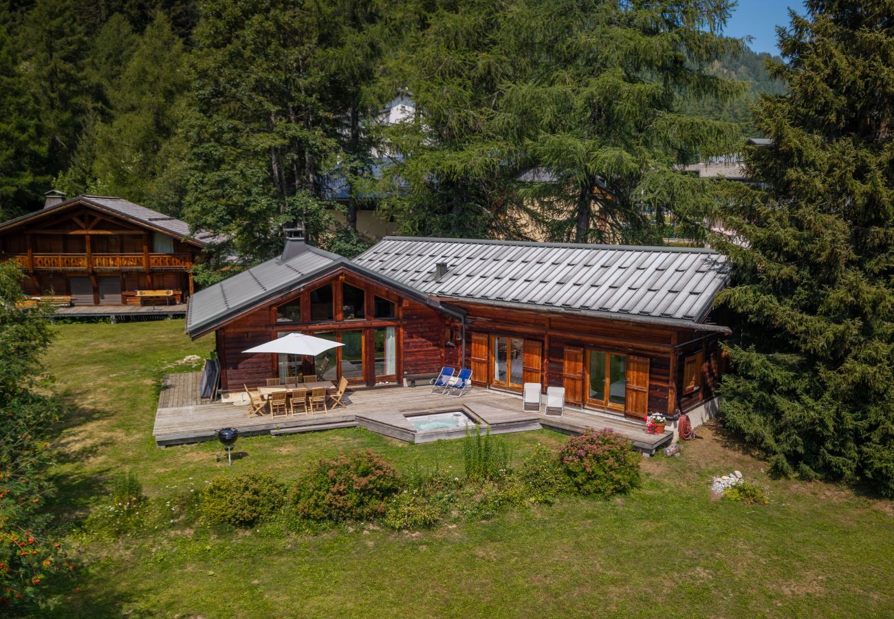 Chalet in Chamonix-Mont-Blanc - Chalet Guapa, mountain escape with hot tub