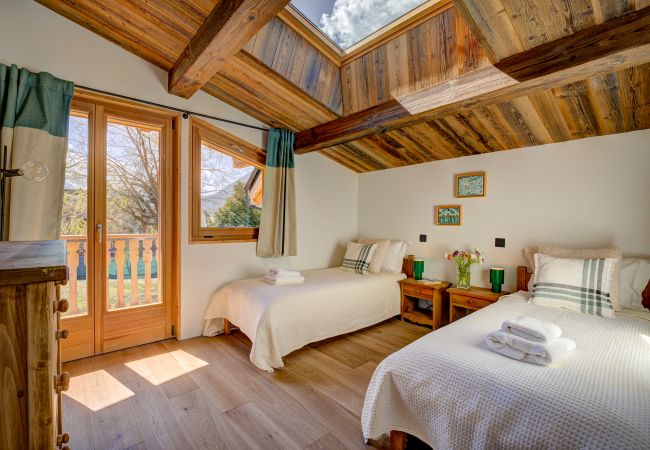 Chalet in Chamonix-Mont-Blanc - Chalet Fortuna, a jewel in central Chamonix Chalet in Chamonix-Mont-Blanc - Chalet Fortuna, a jewel in central Chamonix
